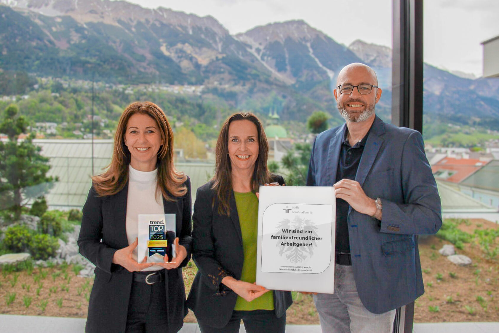 TIROLER erhält erneut Top-Arbeitgeber-Siegel und Auszeichnung für Familienfreundlichkeit