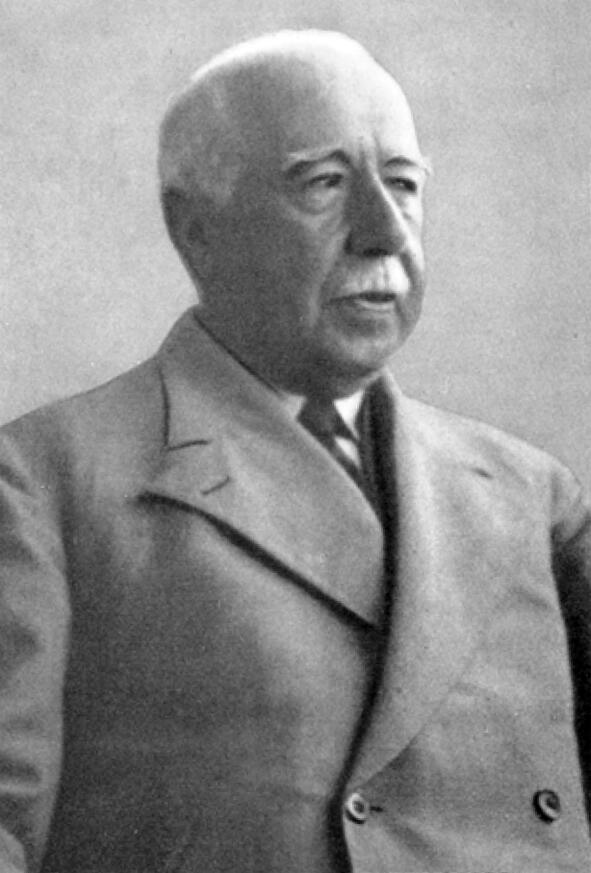 Hauptamtlicher Direktor